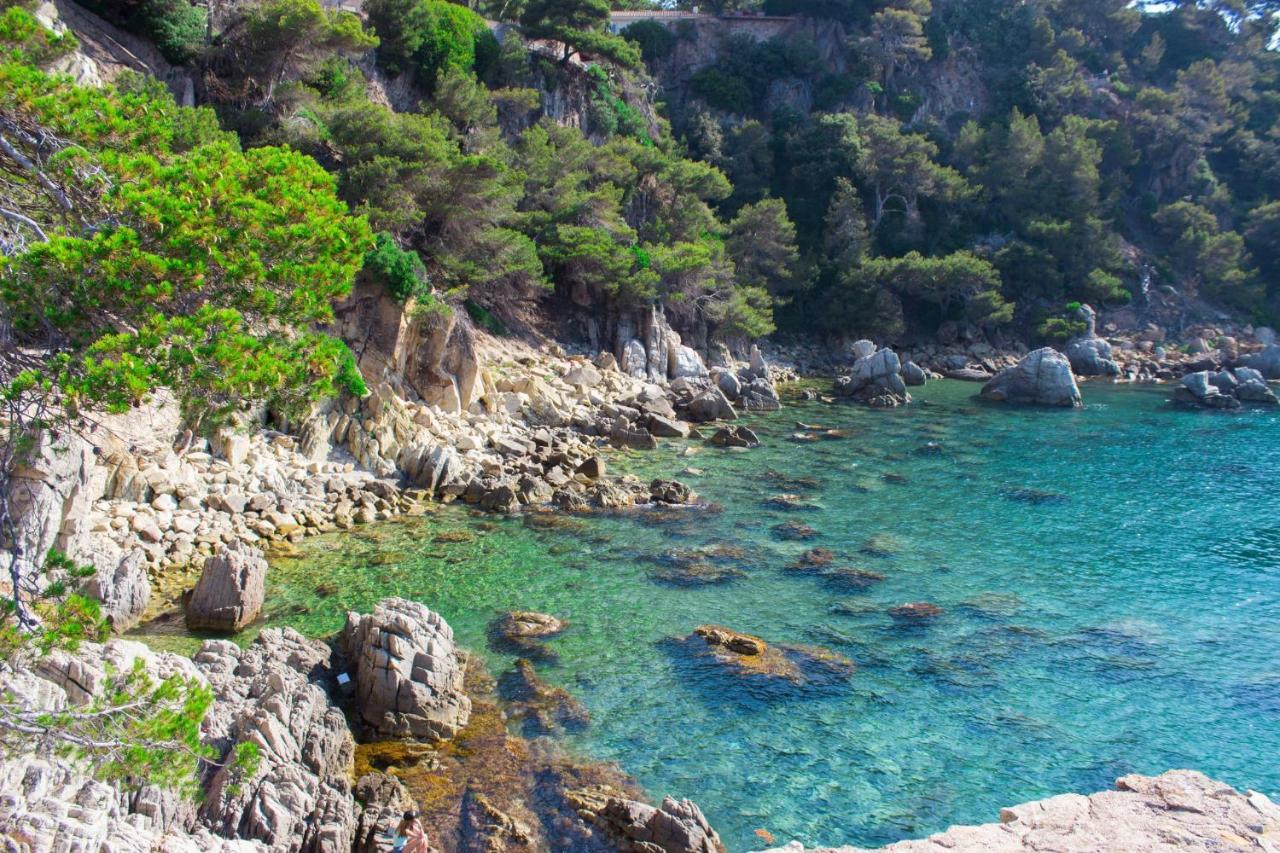 Detached Villa For 6 People In Lloret De Mar With Comunal Outdoor Swimming Pool Puigventos Экстерьер фото
