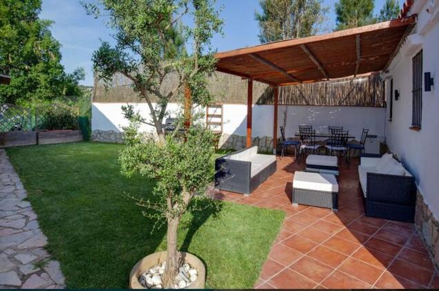 Detached Villa For 6 People In Lloret De Mar With Comunal Outdoor Swimming Pool Puigventos Экстерьер фото