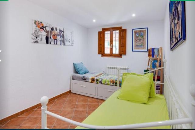 Detached Villa For 6 People In Lloret De Mar With Comunal Outdoor Swimming Pool Puigventos Экстерьер фото