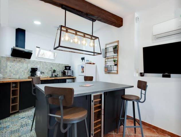 Detached Villa For 6 People In Lloret De Mar With Comunal Outdoor Swimming Pool Puigventos Экстерьер фото