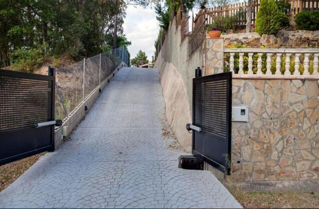Detached Villa For 6 People In Lloret De Mar With Comunal Outdoor Swimming Pool Puigventos Экстерьер фото
