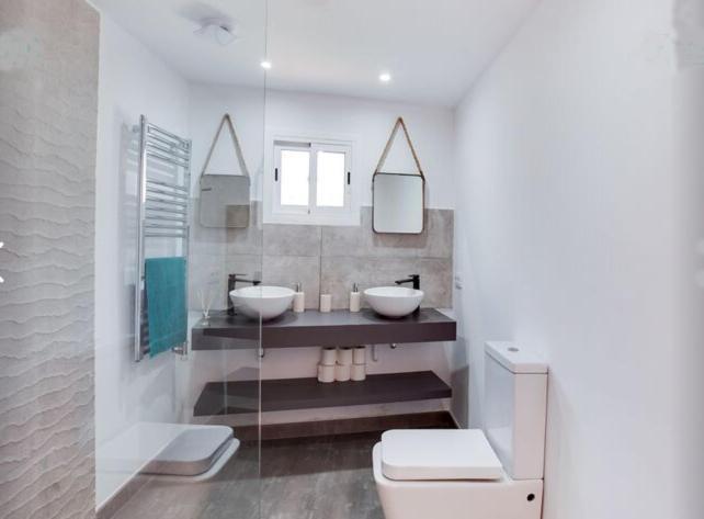 Detached Villa For 6 People In Lloret De Mar With Comunal Outdoor Swimming Pool Puigventos Экстерьер фото